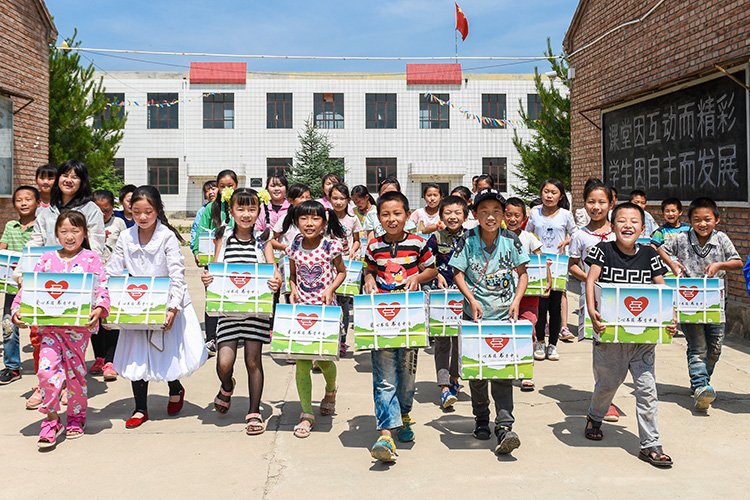 马营中心小学孩子.jpg